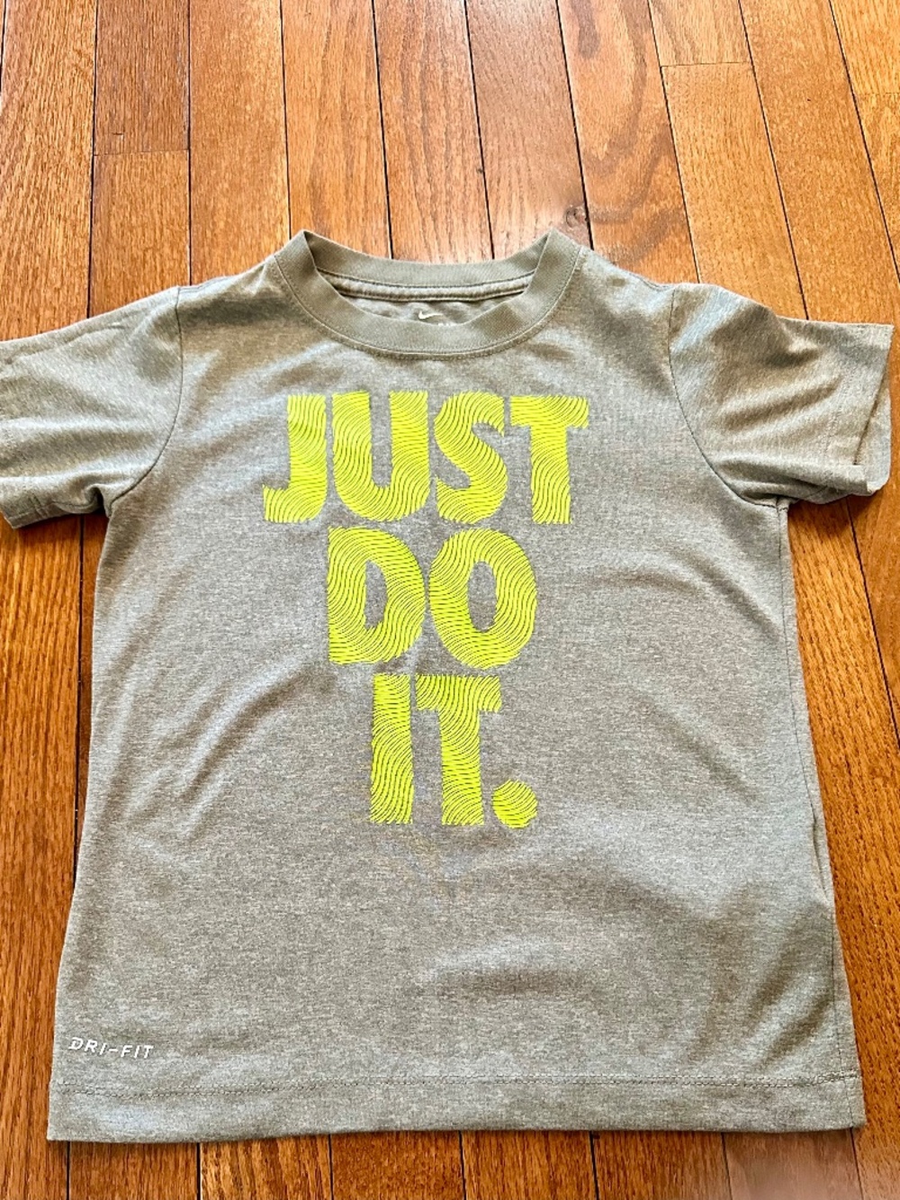 Nike Boys Dri-FIT “Just Do It” Graphic T-Shirt Gray Neon Logo Size 7